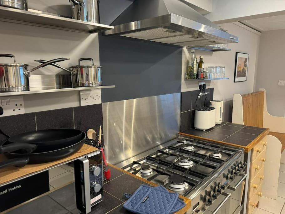 2 Bed Georgian Cottage, ラムズゲート エクステリア 写真